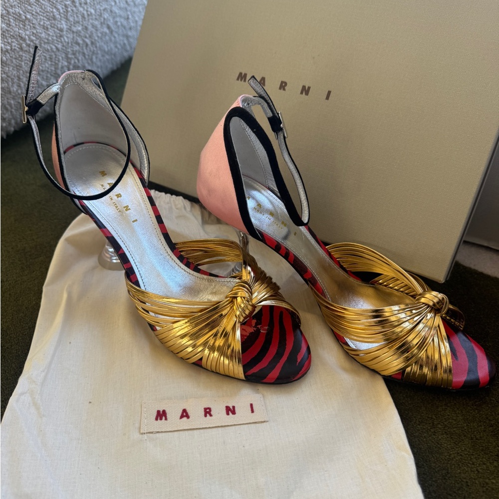 MARNI
Sandals With Plexiglass clear Heel FW21 39.5
